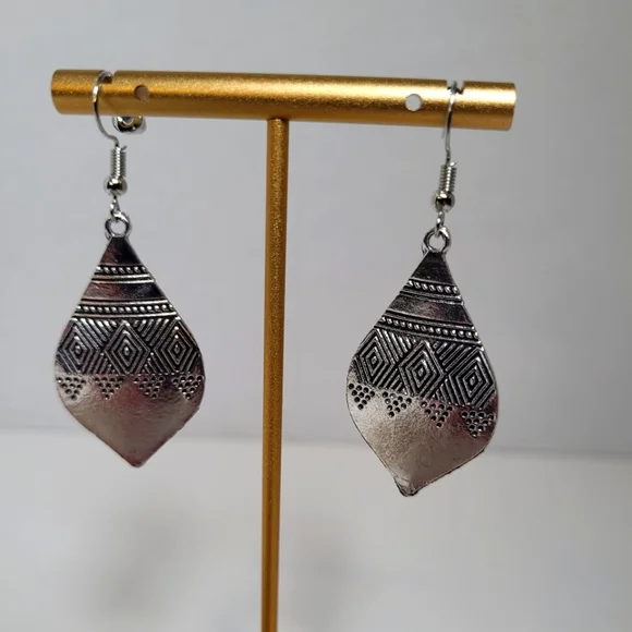 Vintage Bohemian Style Earrings - Picture 1 of 4